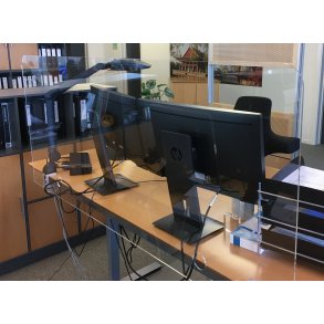 Plexiglas bordafskrmning - 150x66 cm